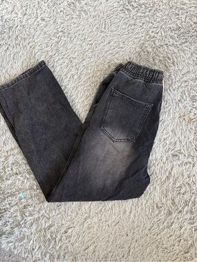 Relaxed Black Washed Elastic-Waist Men's Jeans